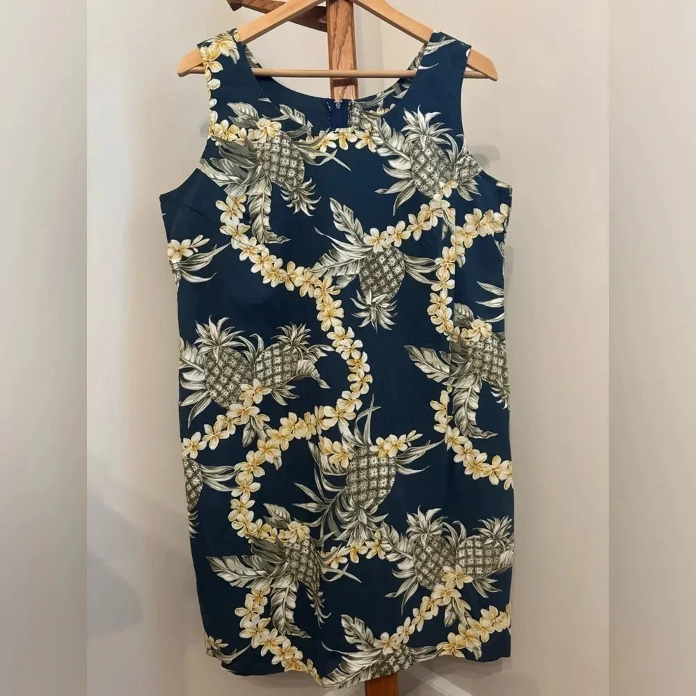 Navy Pineapple Print Sleeveless Shift Dress